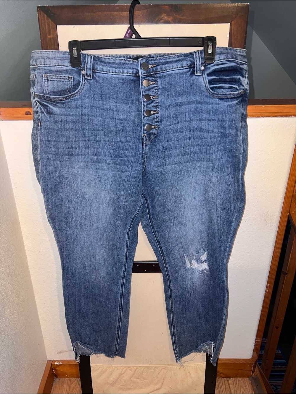 Kut from the Kloth Blue Distressed Button-Fly Cropped Jeans